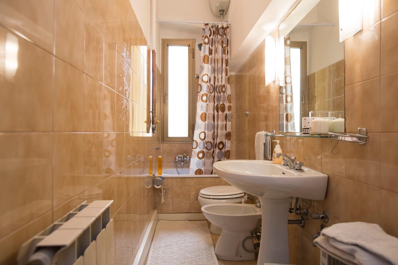 Camera Singola con Bagno in Comune